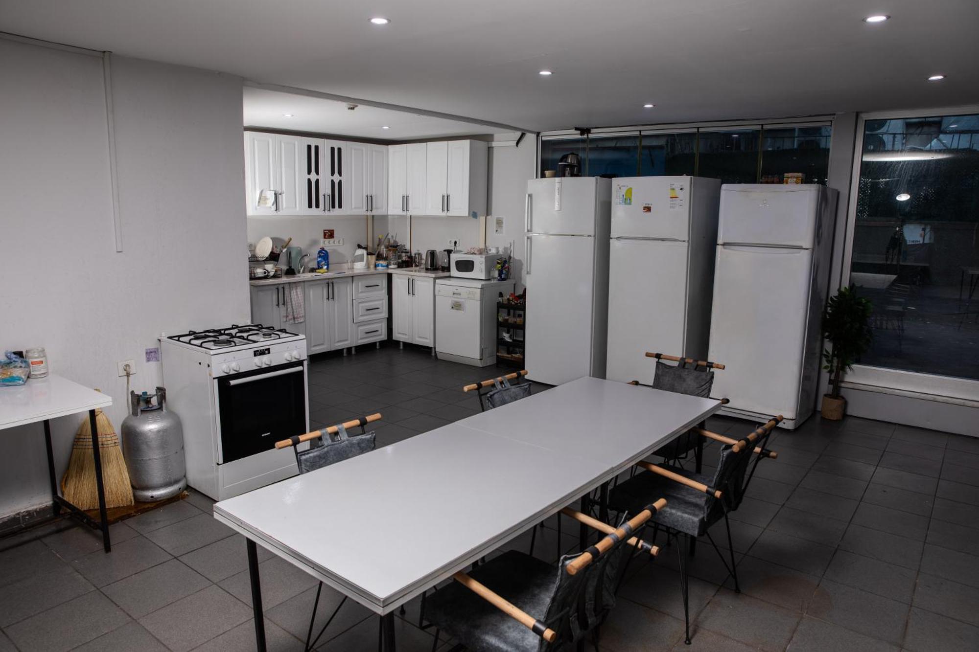 Entire New In A Digital Nomad House 201 *